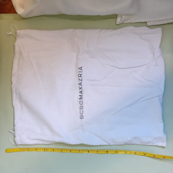 Women's BCBG Max Azria white  12 × 16 dust bag - Picture 3 of 6